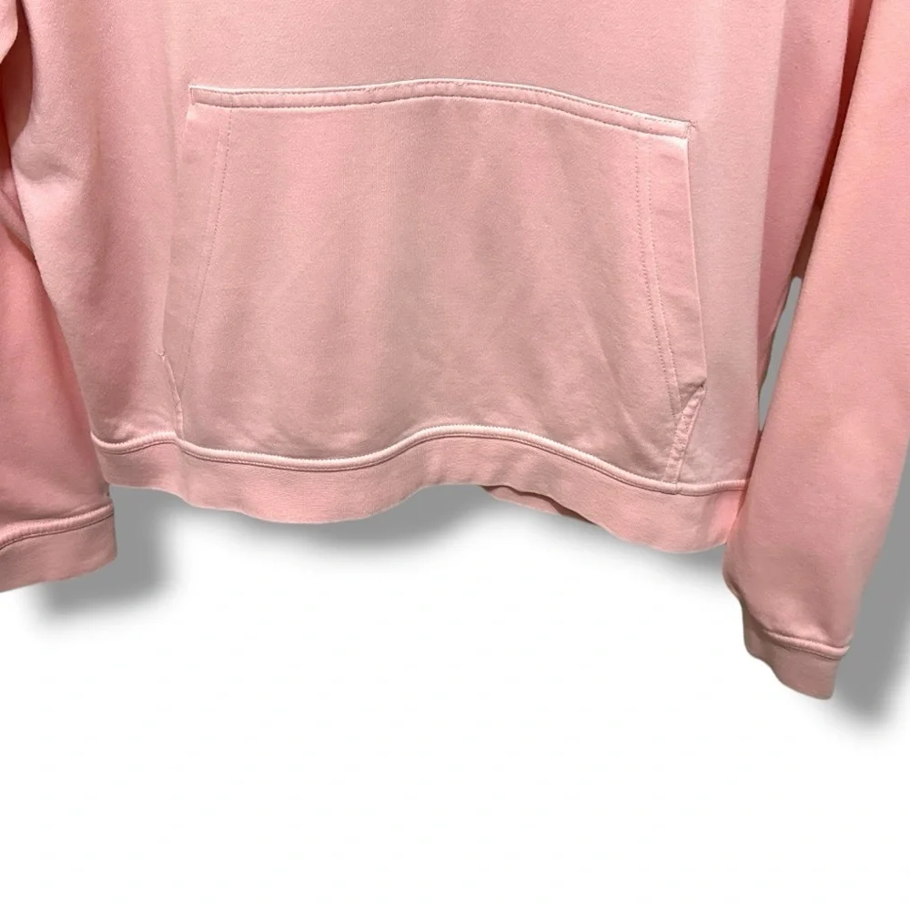 400 Nike | NWOT Blush Pink Graphic Pullover Hoodie (Size M)